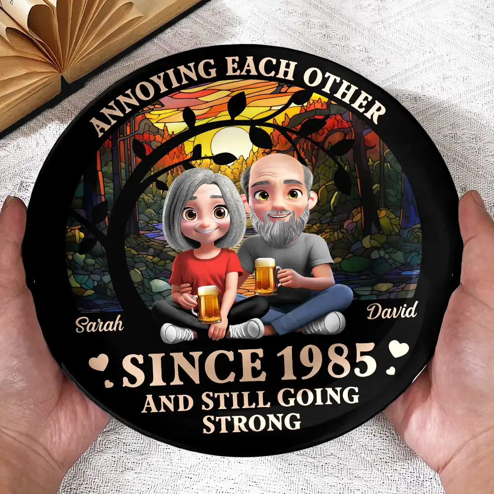 3D Effect Couple Annoying Each Other - Personalized Ceramic Plate - Image 3
