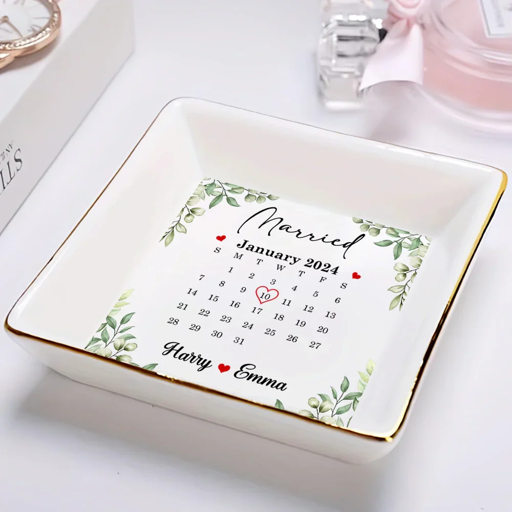 Calendar Couple Married Engaged - Personalized Ring Dish - Image 2