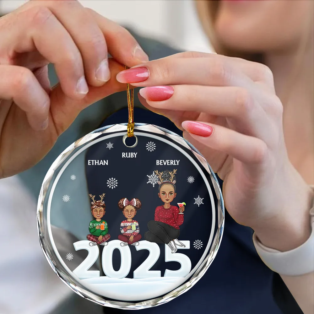 Christmas Cartoon Style 2024 Family Siblings - Personalized Circle Glass Ornament - Image 4