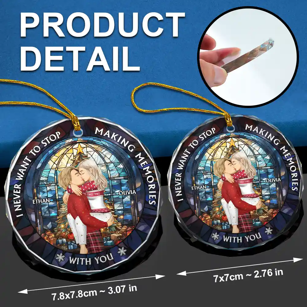 Christmas Couple Kissing Stained Glass Making Memories - Personalized Circle Glass Ornament - Image 6