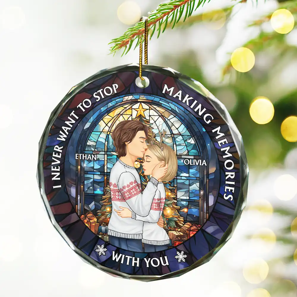 Christmas Couple Sideview Stained Glass Making Memories - Personalized Circle Glass Ornament - Image 2