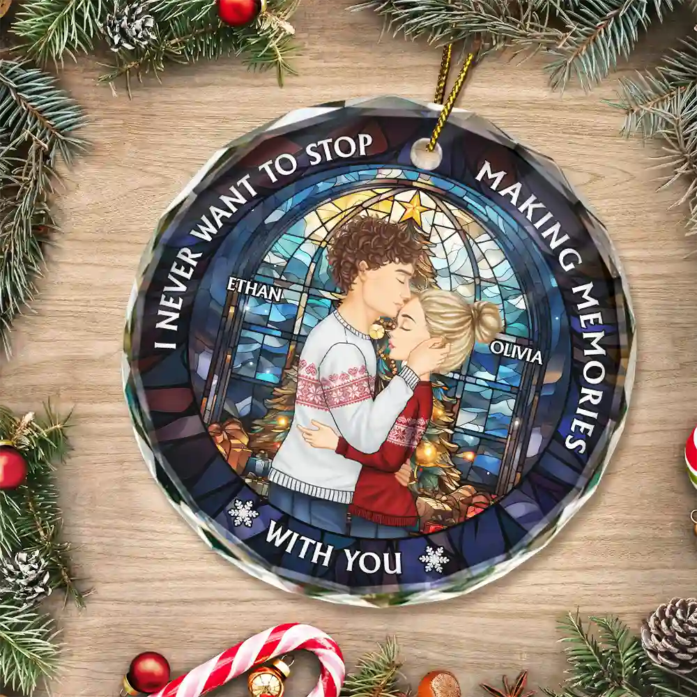 Christmas Couple Sideview Stained Glass Making Memories - Personalized Circle Glass Ornament - Image 3
