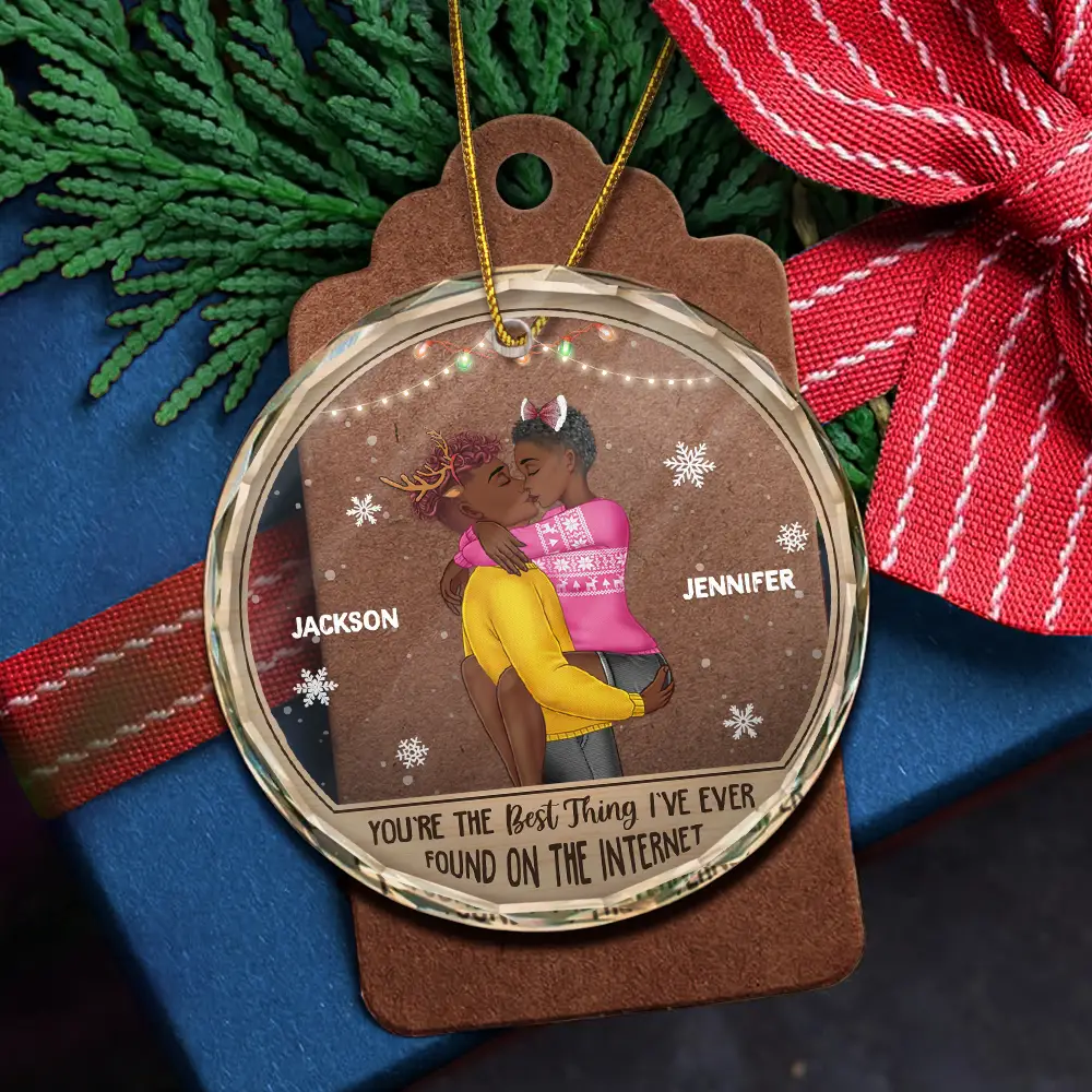 Christmas Kissing Couple Best Thing On The Internet - Personalized Circle Glass Ornament - Image 5
