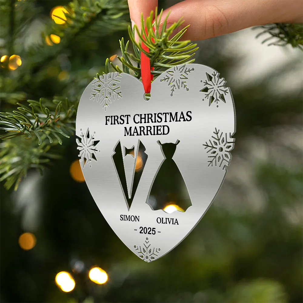 First Christmas As Married Couples Snowflake Heart - Personalized Metal Ornament - Image 2