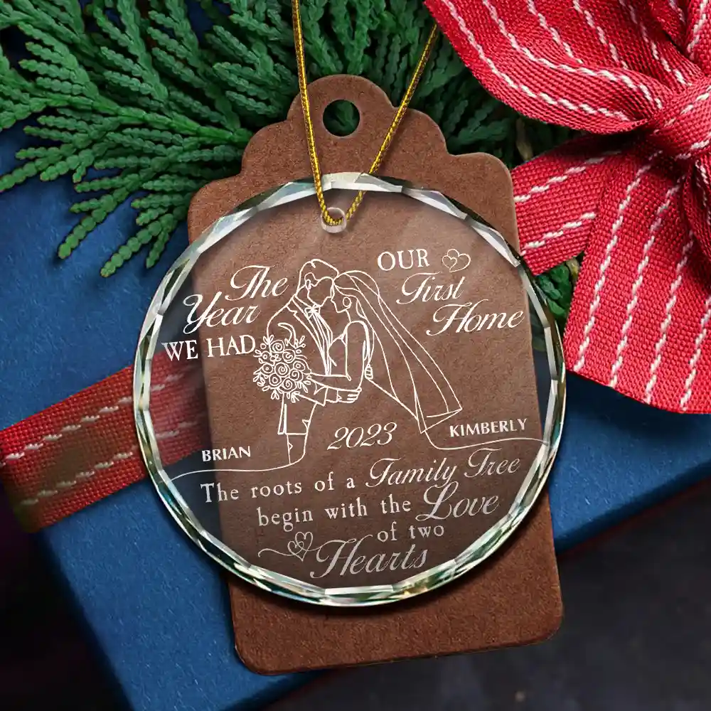 First Christmas Couple The Roots Of A Family Tree Begin - Personalized Circle Glass Ornament - Image 5