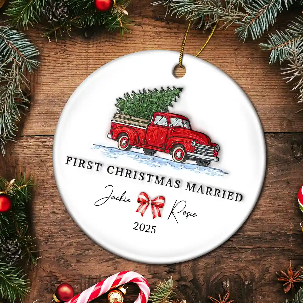 First Christmas Married Couples - 3D Inflated Effect Printed Ornament, Personalized Circle Ceramic Ornament - Image 5