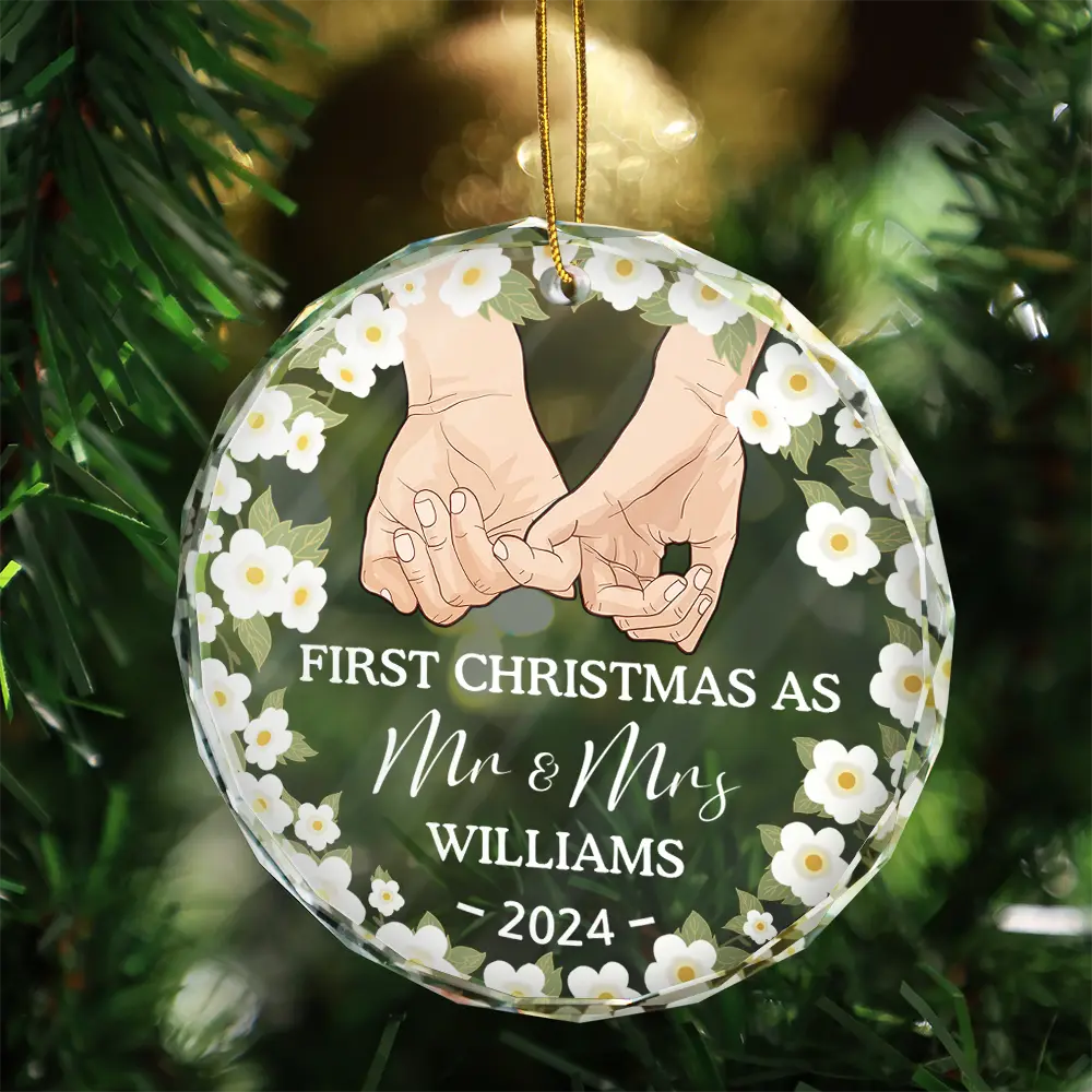 Holding Hands Husband And Wife First Christmas - Personalized Circle Glass Ornament - Image 3