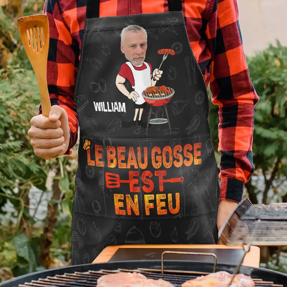 Le Beau Gosse Est En Feu - Tablier Personnalisé - Image 4