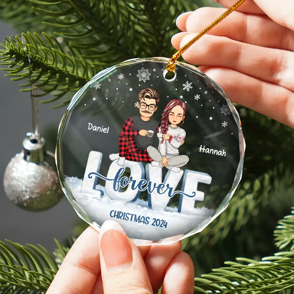 Love Forever Christmas Cartoon Couple - Personalized Circle Glass Ornament - Image 2