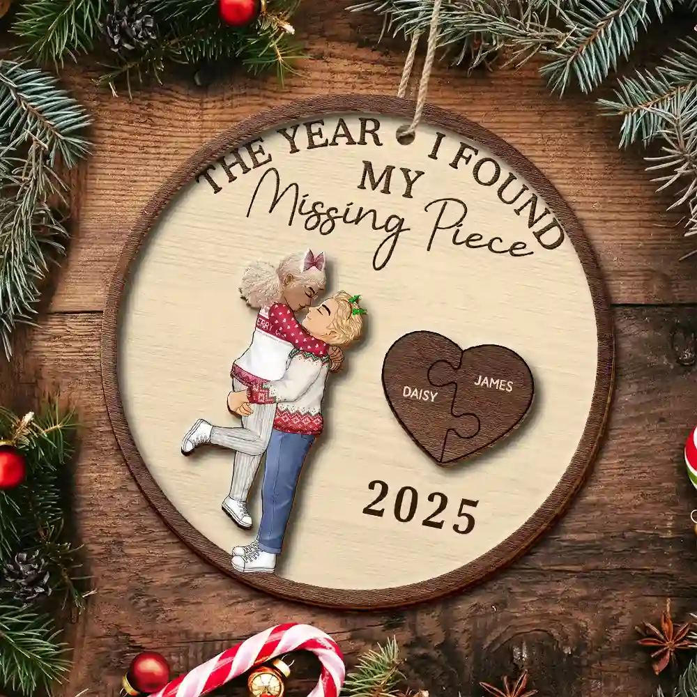 The Year I Found My Missing Piece Cartoon Kissing Couples - Personalized 2-Layered Wooden Ornament - Image 4