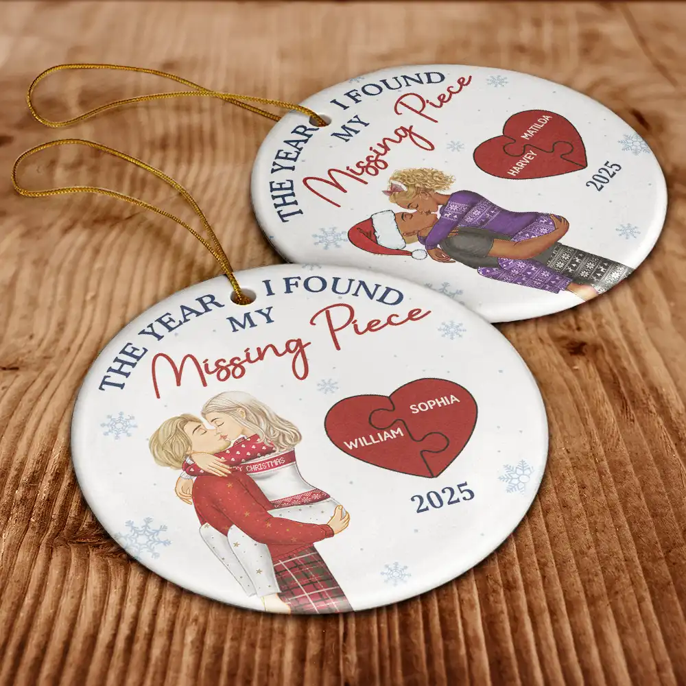 The Year I Found My Missing Piece Kissing Couple - Personalized Circle Ceramic Ornament - Image 6