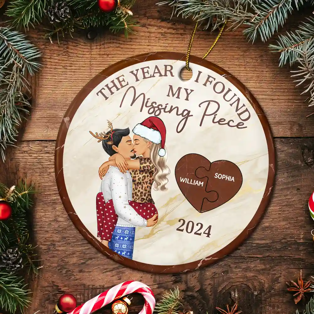 The Year I Found My Missing Piece Kissing Couples - Personalized Circle Ceramic Ornament - Image 5