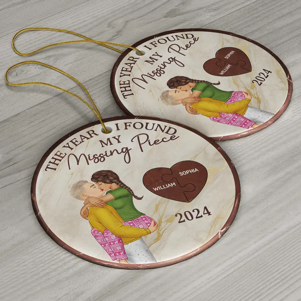 The Year I Found My Missing Piece Kissing Couples - Personalized Circle Ceramic Ornament - Image 6