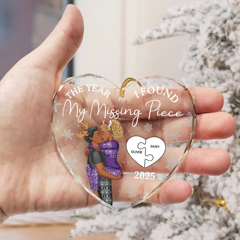 The Year I Found My Missing Piece Kissing Couples - Personalized Heart Shaped Glass Ornament - Image 3