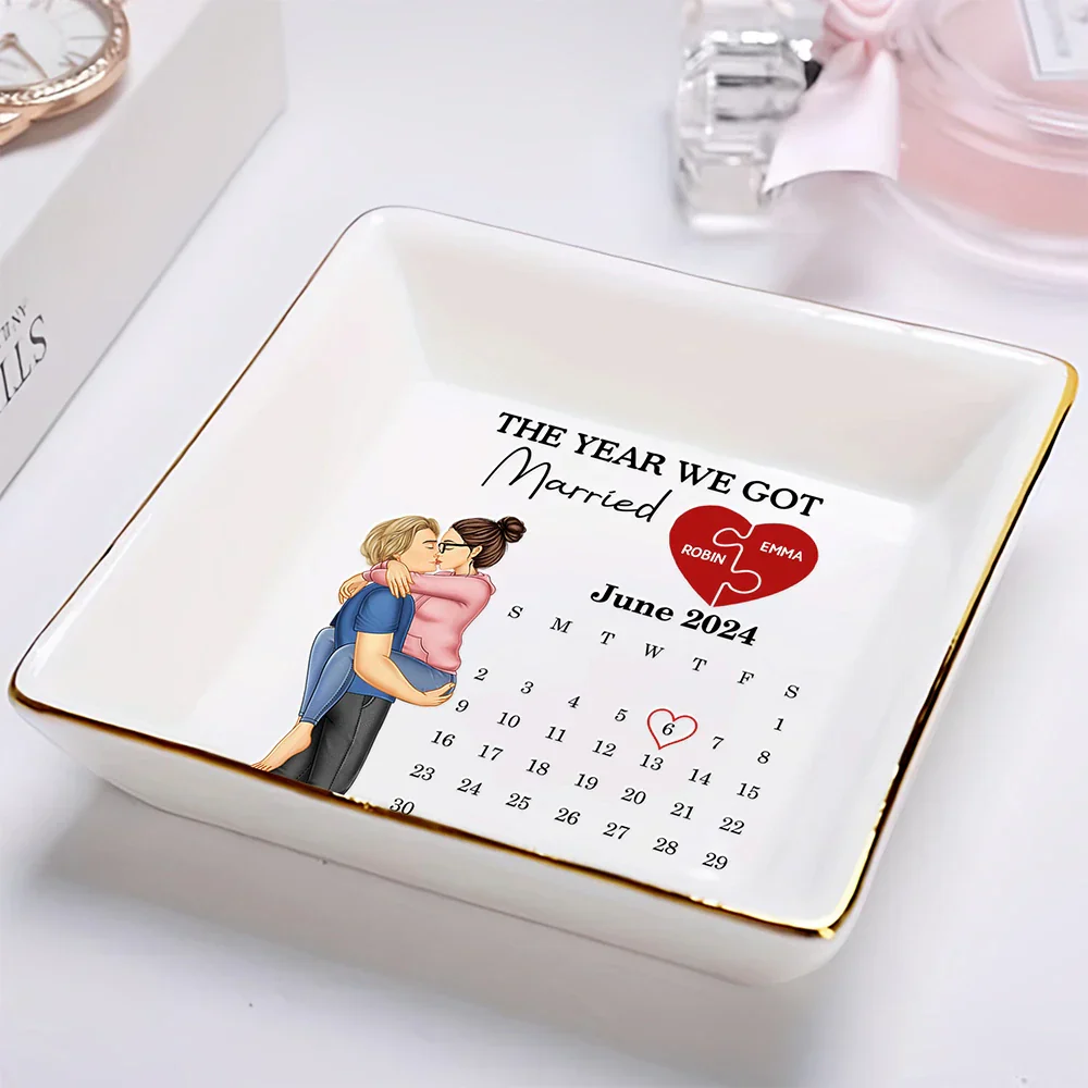 The Year We Got Engaged Married Kissing Couples Calendar - Personalized Ring Dish - Image 2