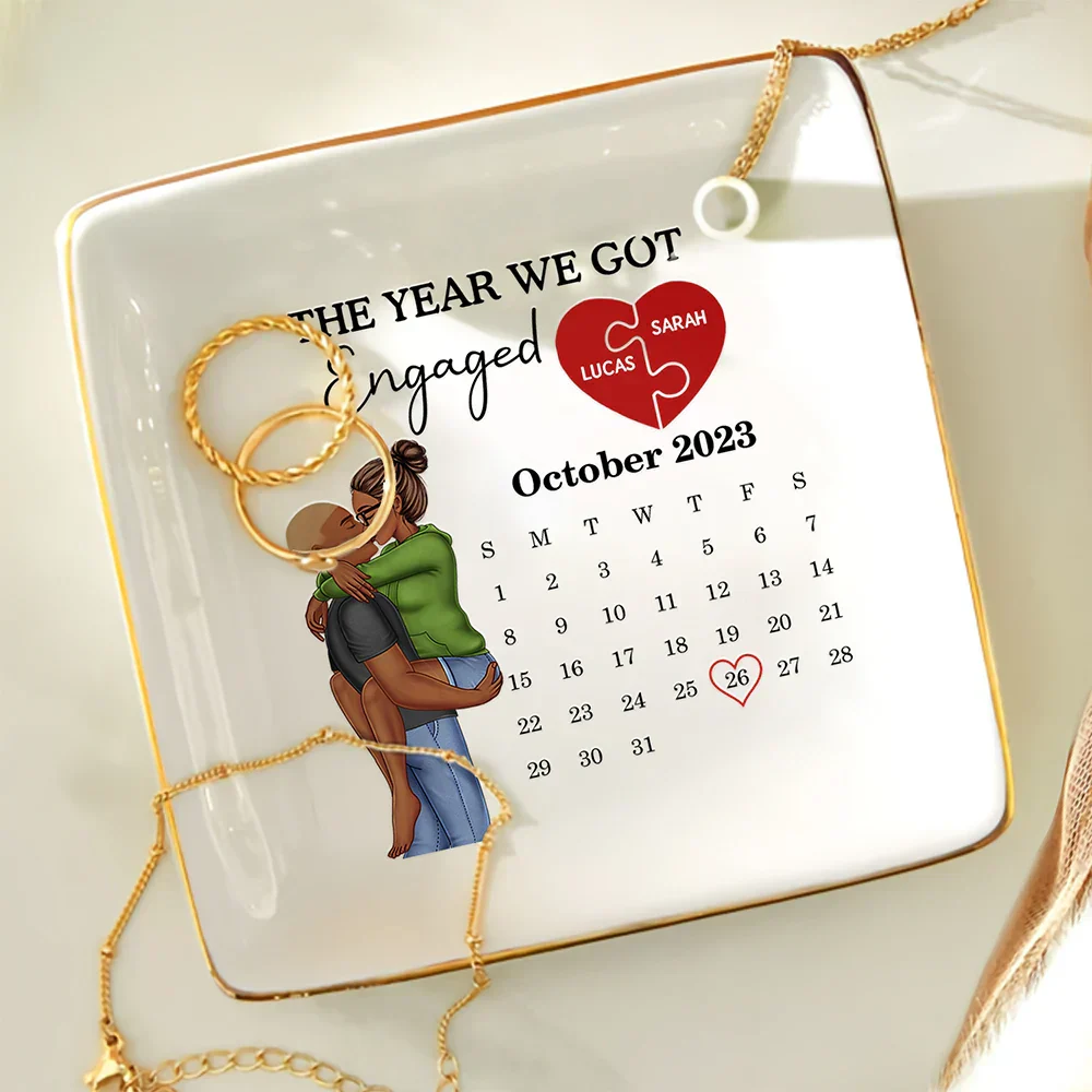The Year We Got Engaged Married Kissing Couples Calendar - Personalized Ring Dish - Image 4